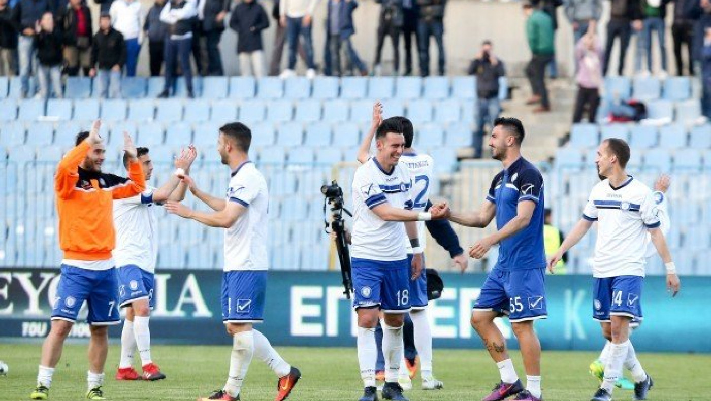 Κάτω από τη φανέλα                υπάρχουν οι ψυχές