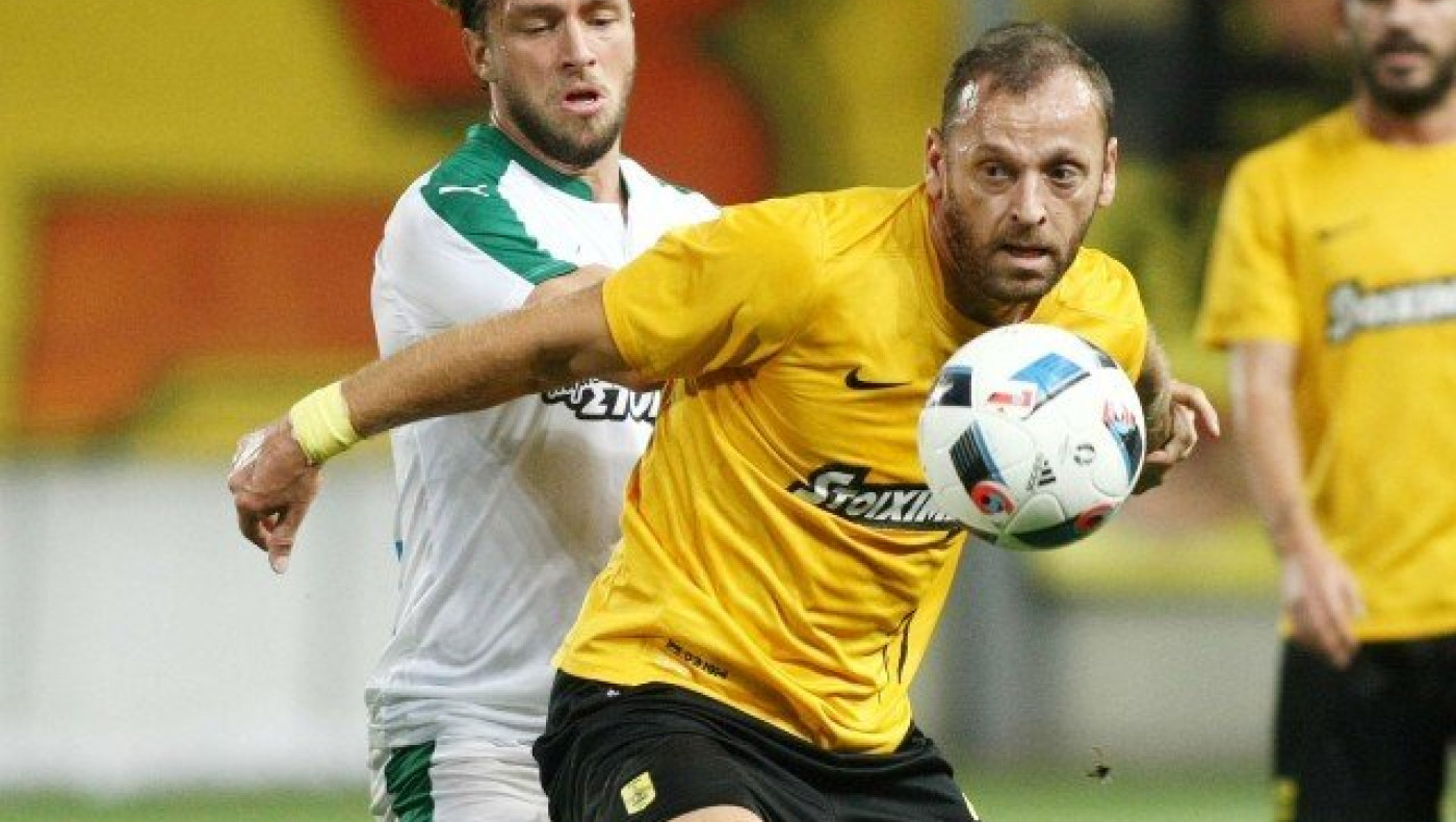 Αποφασίζει   για      Μπούρμπο     ο     Κωστένογλου