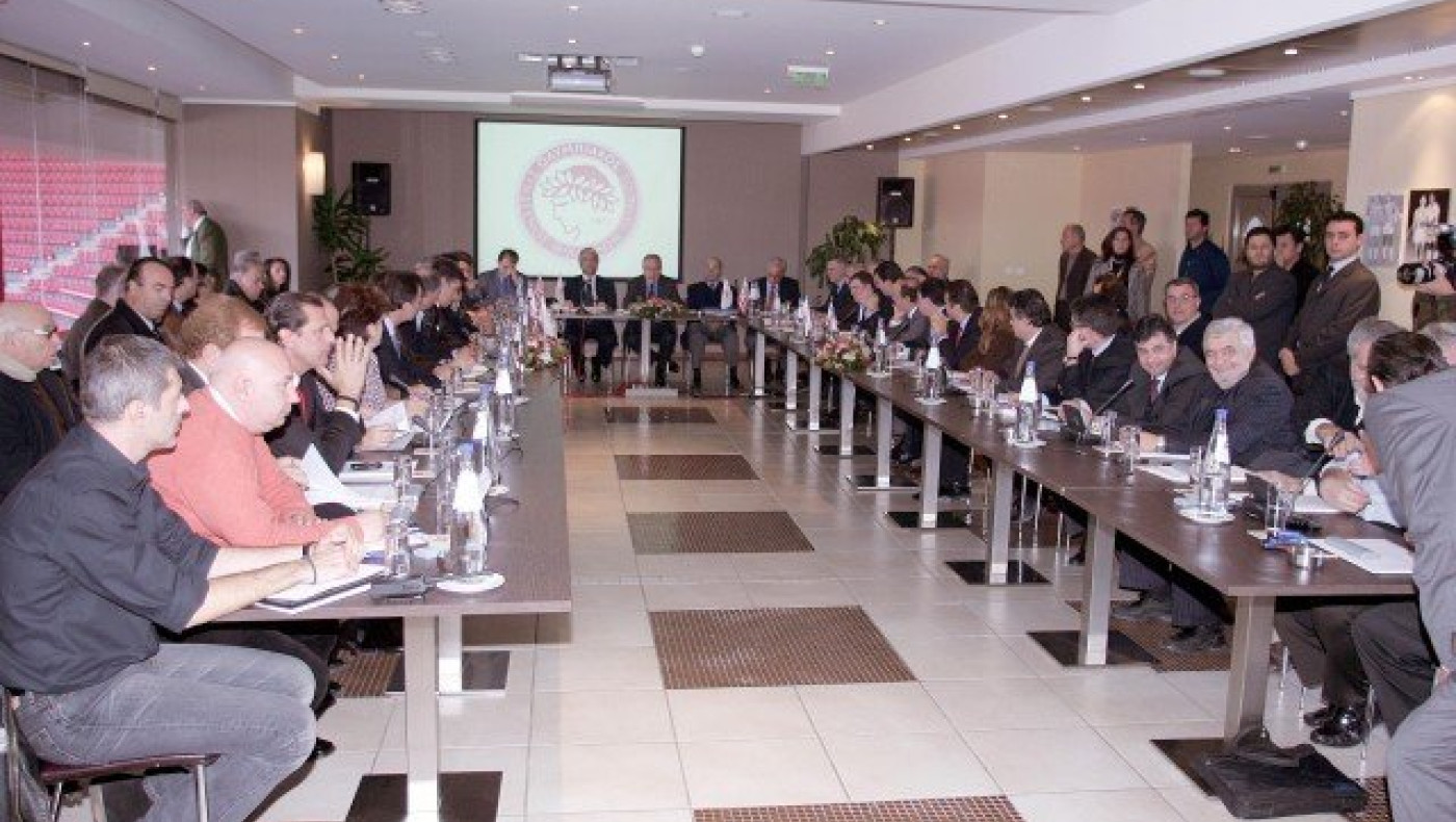 Αθάνατη          Ελλάδα       αθώος   ο      Αττίλας!