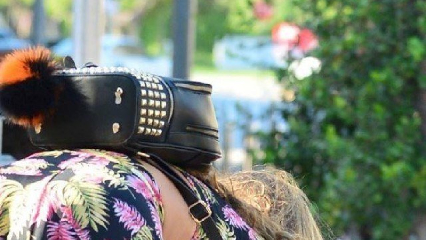 Αμάν... έσκυψε και μας έστειλε αδιάβαστους!  (Pics)