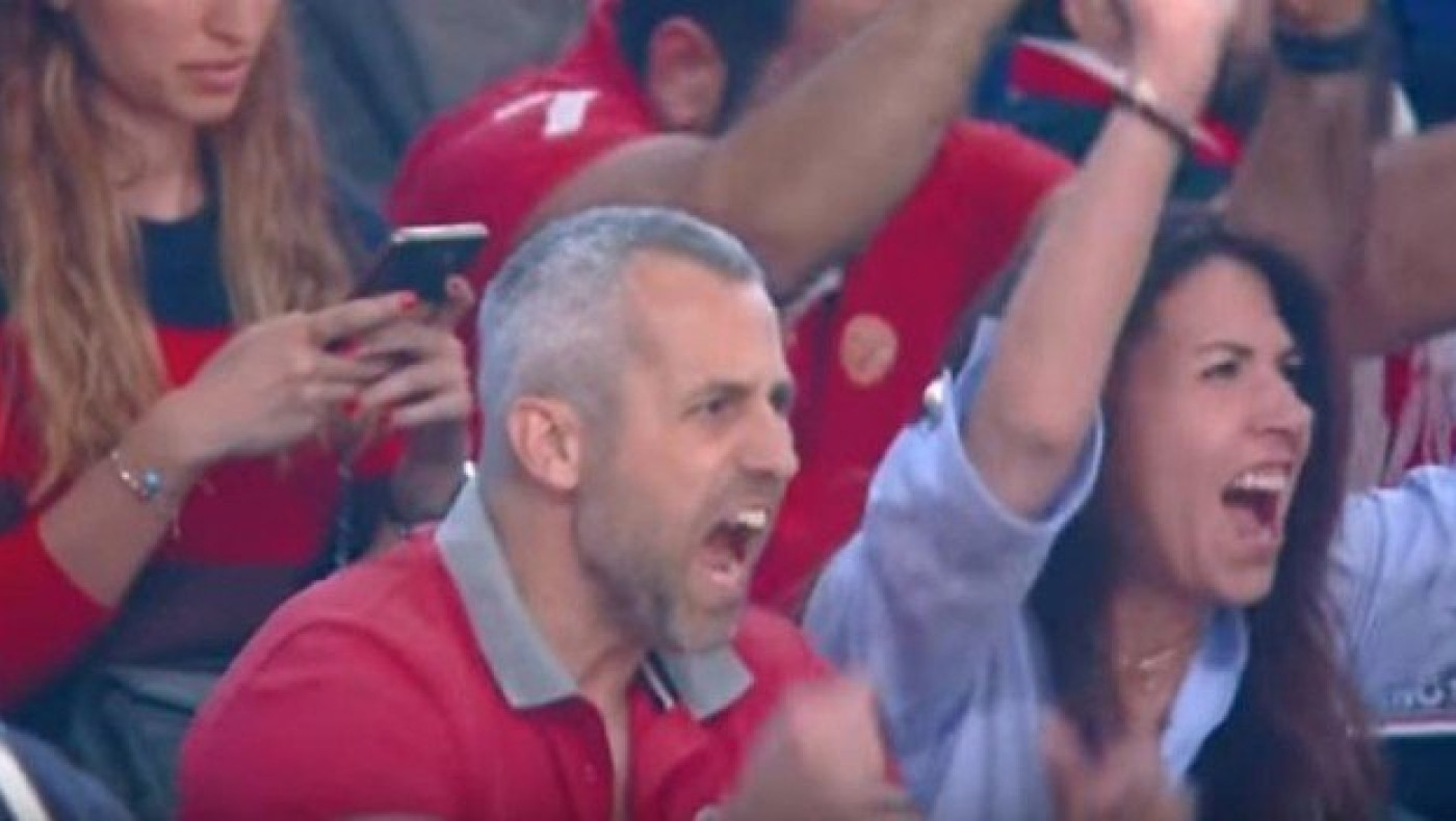 Παραιτήθηκε ο                              Μπαξεβάνης
