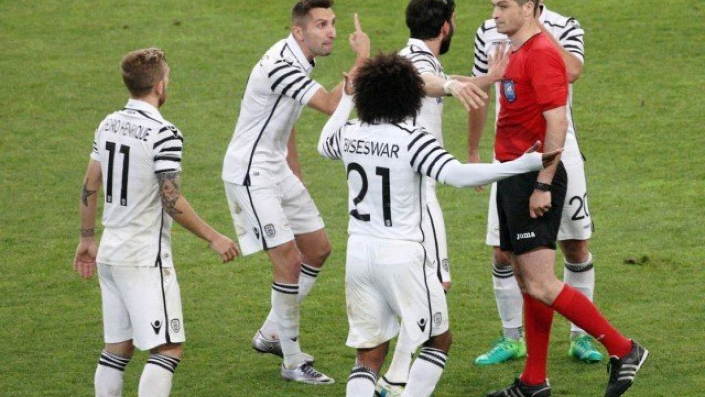 Θα   χαρίσει    την   πρωτιά    (του)     στα πλέι οφ;