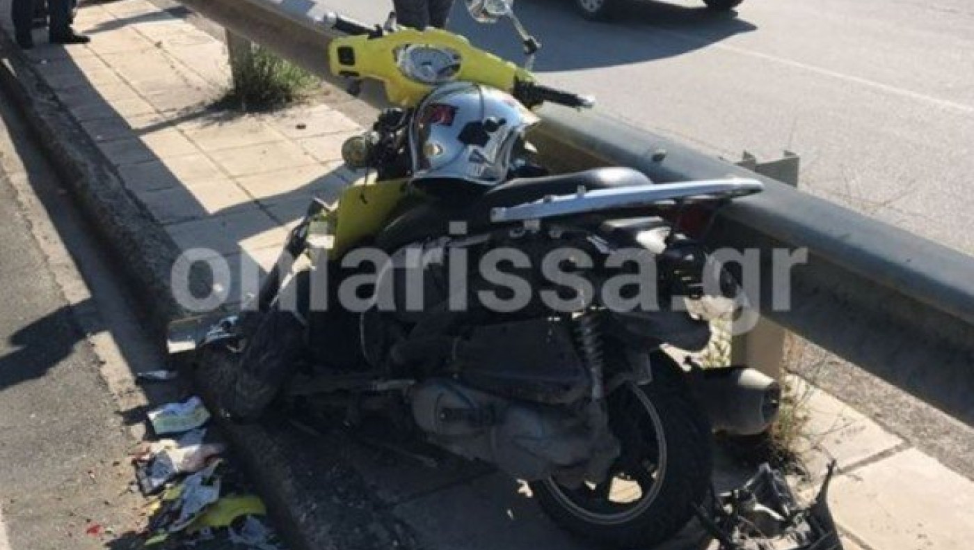 Λάρισα: Νεκρός 29χρονος διανομέας μετά από σύγκρουση με φορτηγό (ΦΩΤΟ)