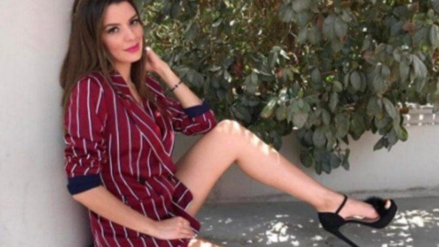 Το ντεκολτέ της Ράλλη μπορεί να σε «σκοτώσει» !  (pics)