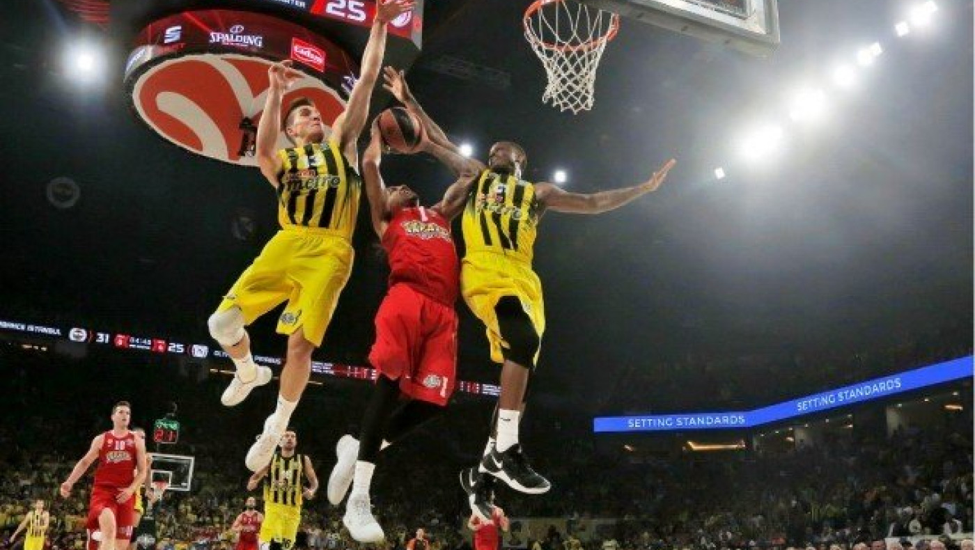 Πάλεψε αλλά δεν τα κατάφερε κόντρα στη Φενέρ ο Ολυμπιακός