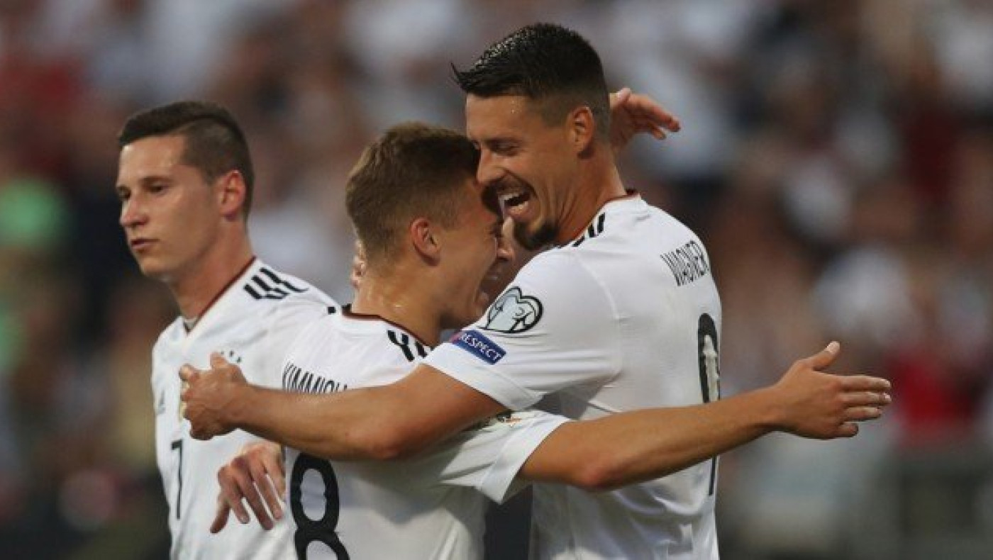 Καταιγιστική Γερμανία, διέλυσε        το Σαν Μαρίνο