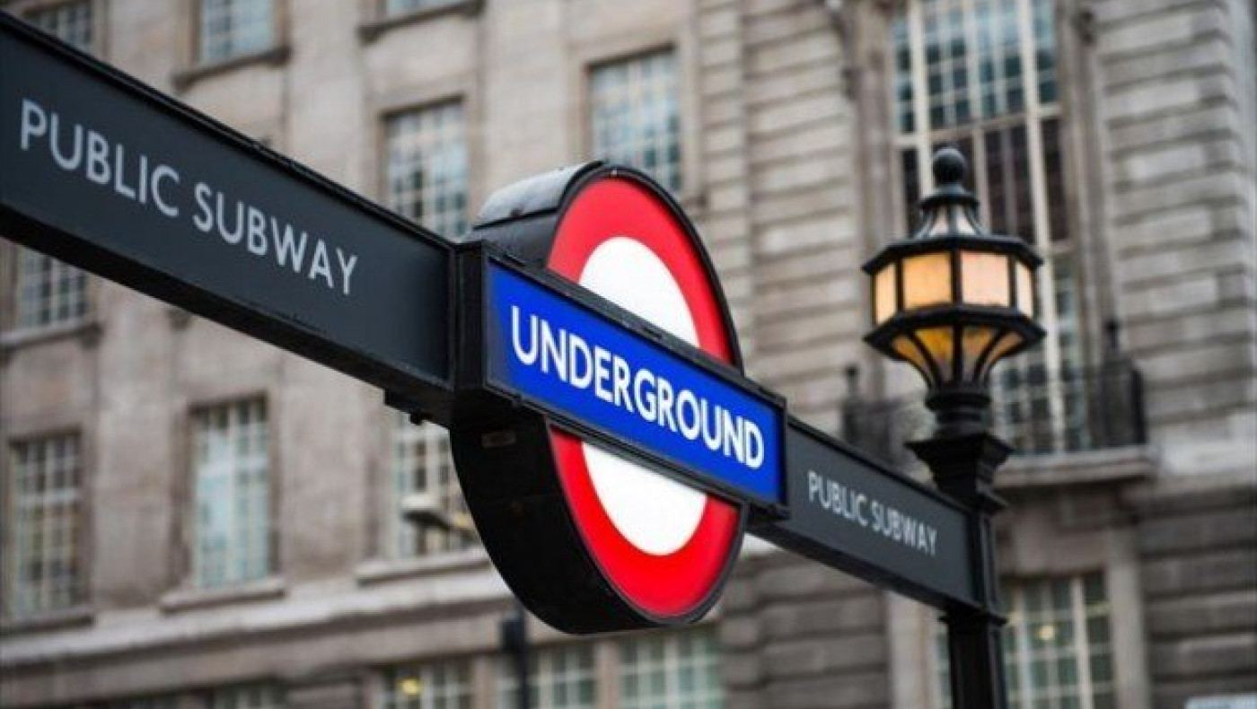 Ο Νίκος Καζαντζάκης έγινε σύνθημα στο μετρό του Λονδίνου! (ΦΩΤΟ)