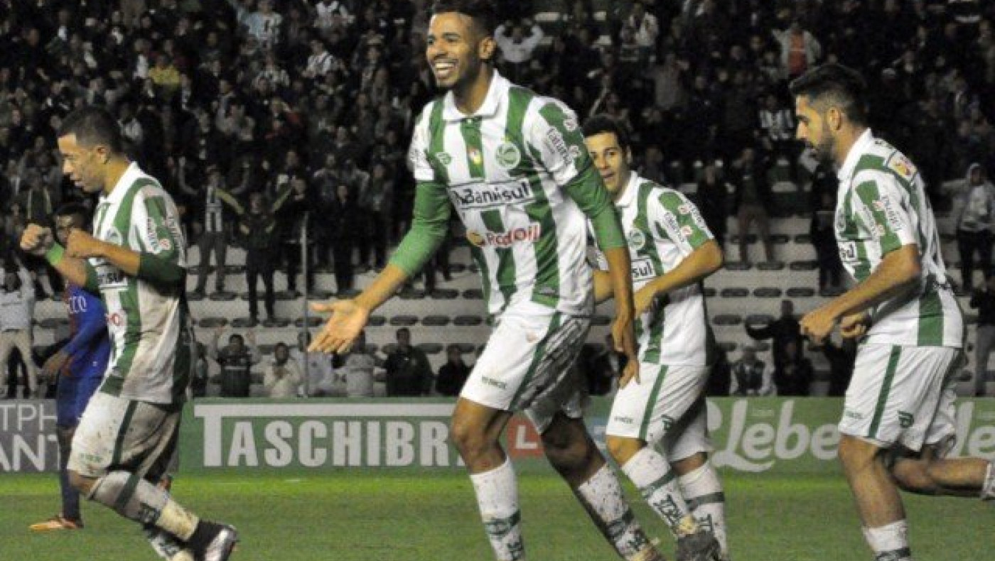 Στο Χ η Λάχτι,  στο Χ η Ολ Μπόις,  στο Χ και η Λοντρίνα