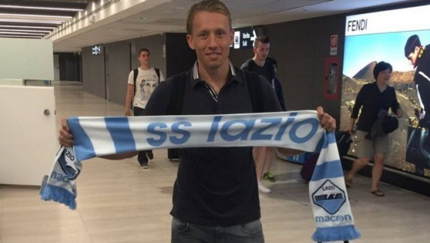 Και                     επίσημα παίκτης της Λάτσιο o Λούκας