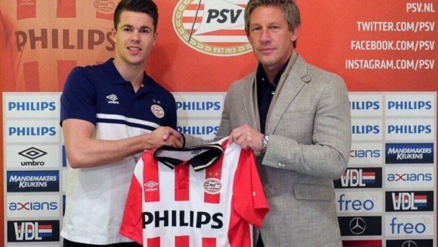Υπέγραψε στην Αϊντχόφεν ο                                   Φαν Χίνκελ