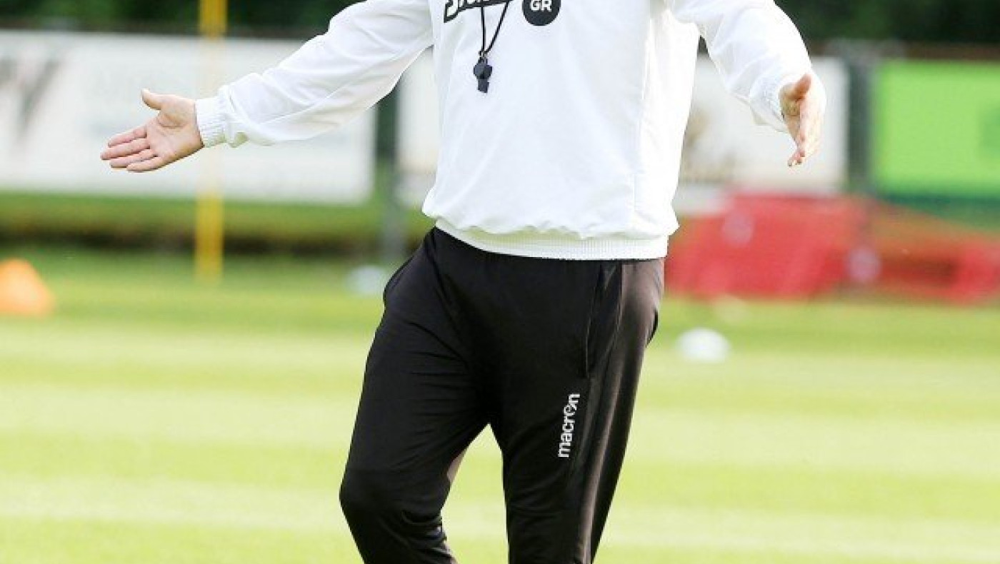 Ο Στανόγεβιτς άλλαξε σύστημα,  αλλά επείγει ο χαφ   