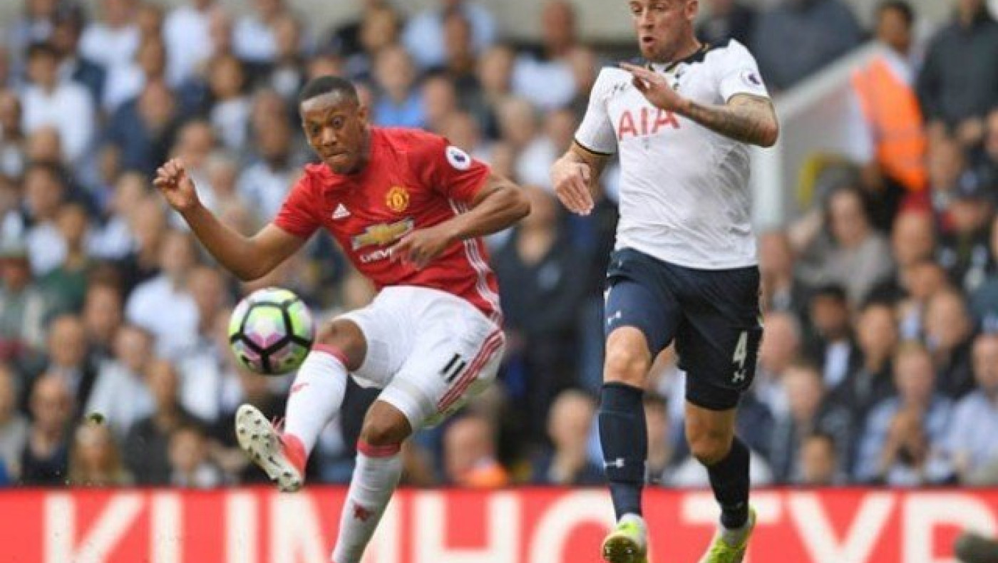 Θέλει          δανεικό      τον Μαρσιάλ        η Ρόμα