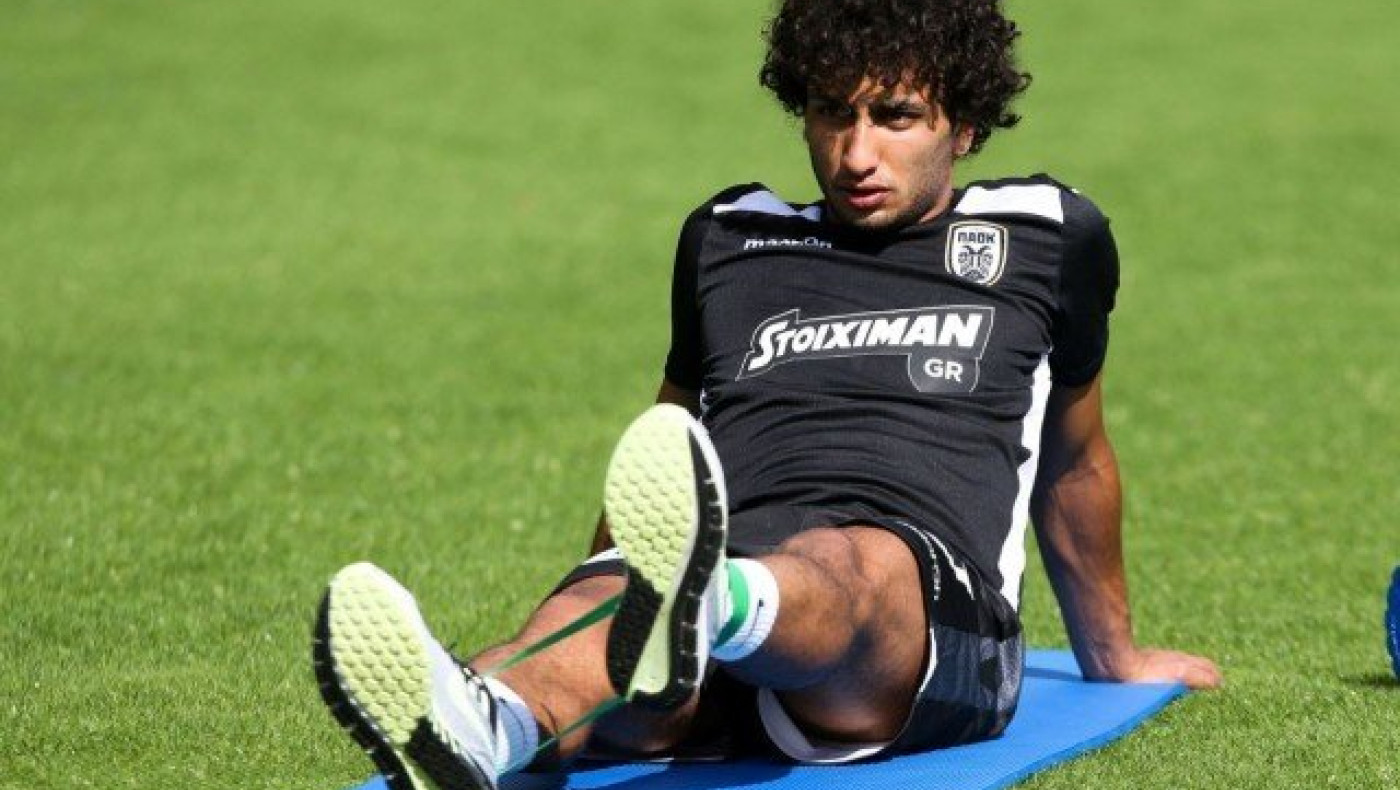 Ο Ουάρντα οδηγά        και τραγουδάει Αργυρό! (vid)