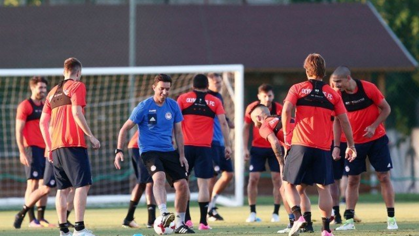 Σε δράση   Ολυμπιακός και ΑΕΚ   στο Champions League