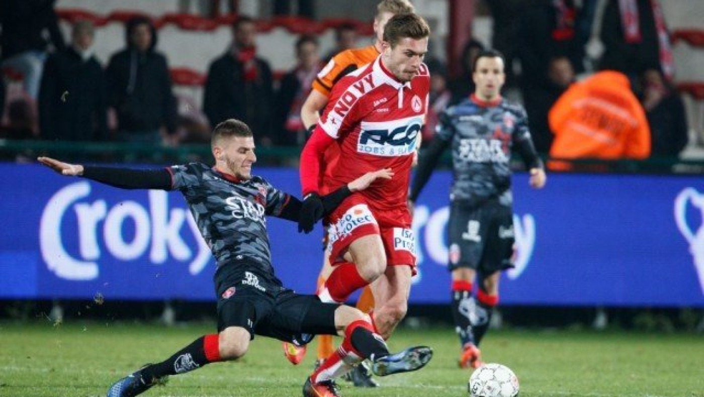 Κάνει «σεφτέ»                                      ο Γιάννης