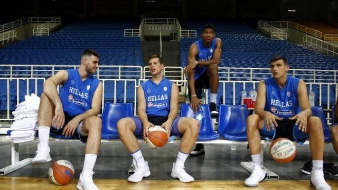 Τα backstage της φωτογράφισης                        της Εθνικής (vid)