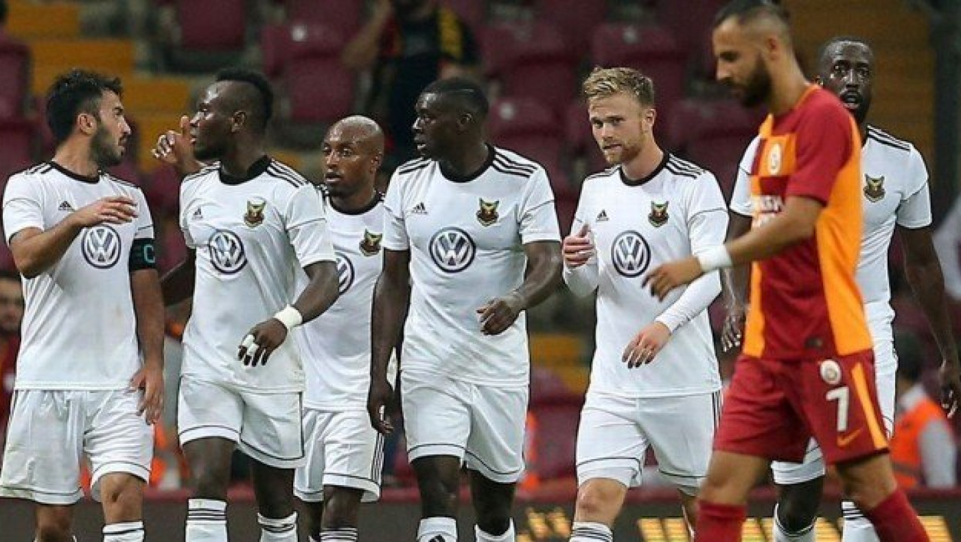 Της Κακομοίρας: Δεν υπάρχουν εύκολοι     αντίπαλοι