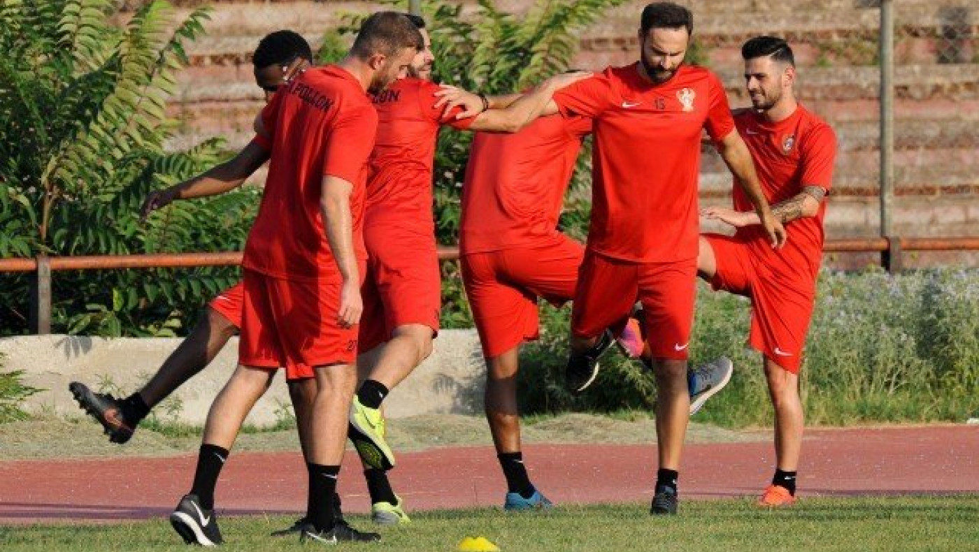 Επαρκές      το    ρόστερ   ως    τον     Ιανουάριο