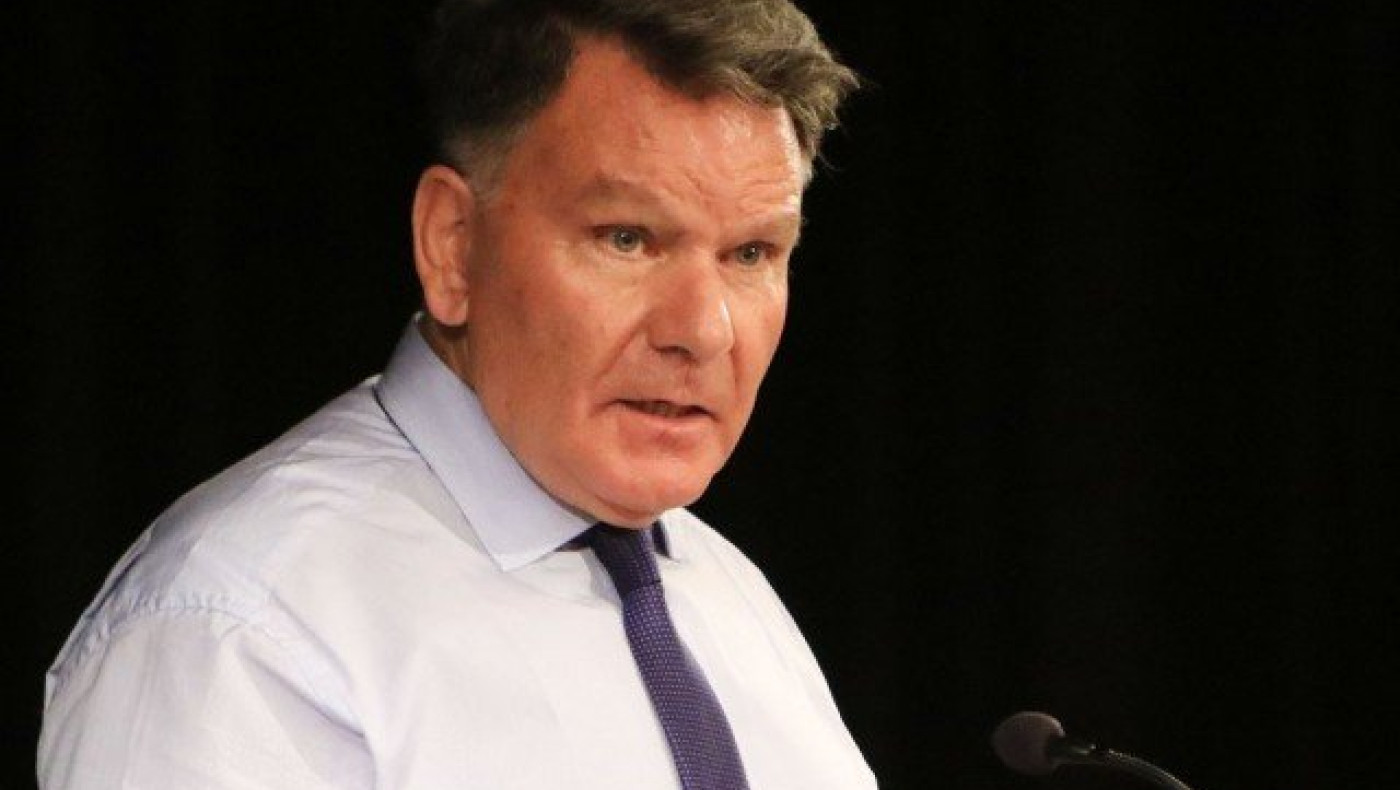 Ο Αλέξης Κούγιας στο ασθενοφόρο μετά τον ξυλοδαρμό του (video)