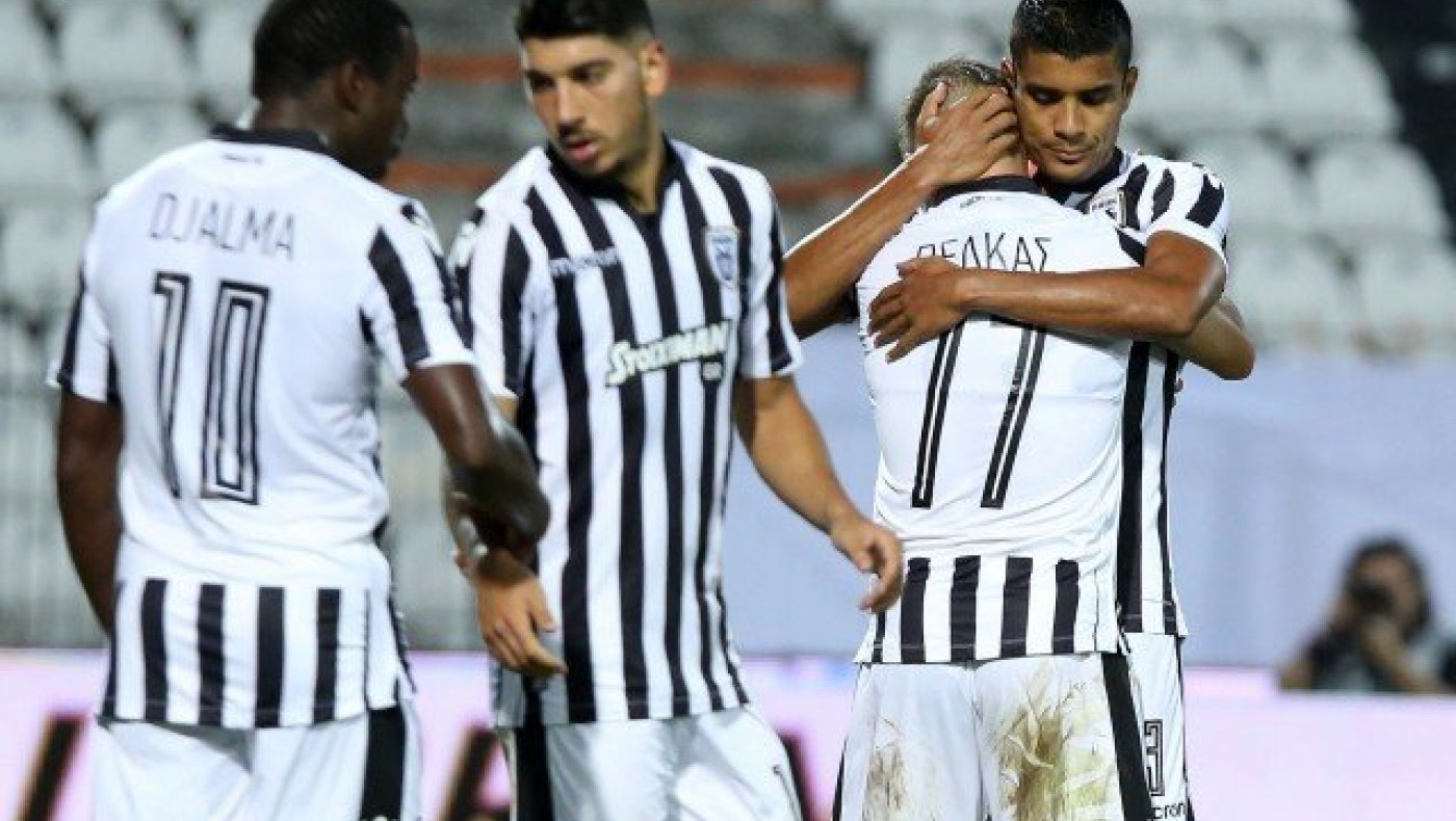 Παίζετε       για τον     ΠΑΟΚ;        Απόδειξη, ρε!