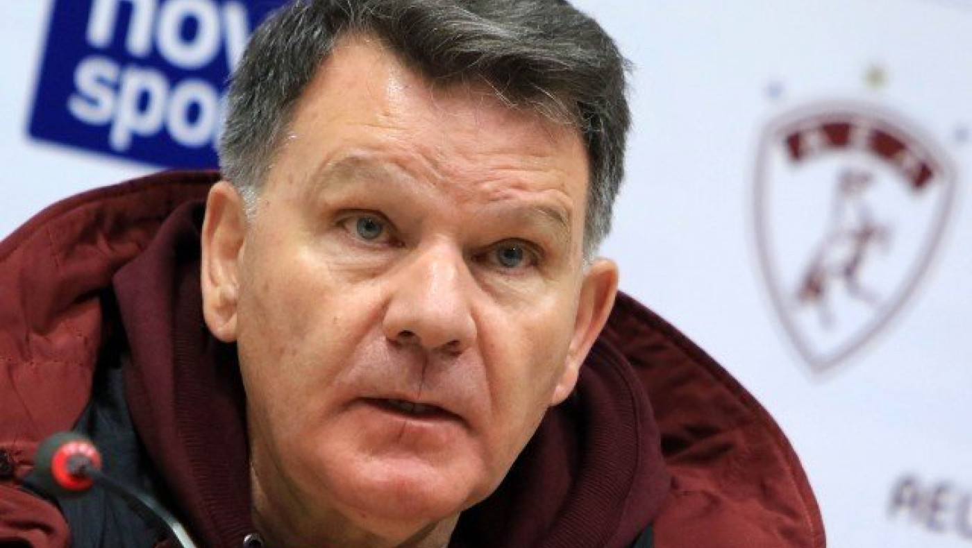 Βλέποντας το δέντρο            και χάνοντας το δάσος