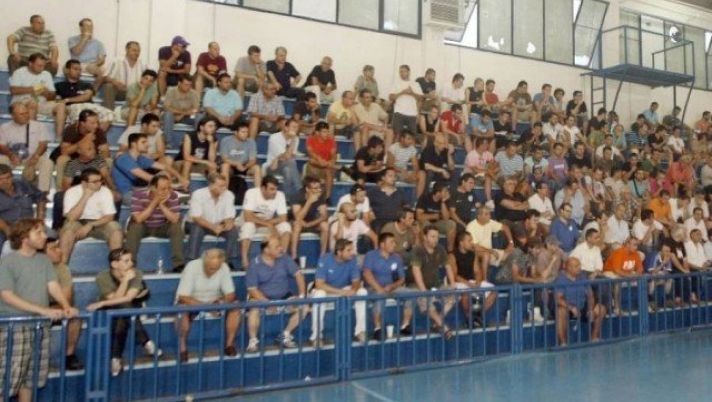 Ο Ηρακλής πάει στη μάχη     χωρίς όπλα και μπαλάσκες