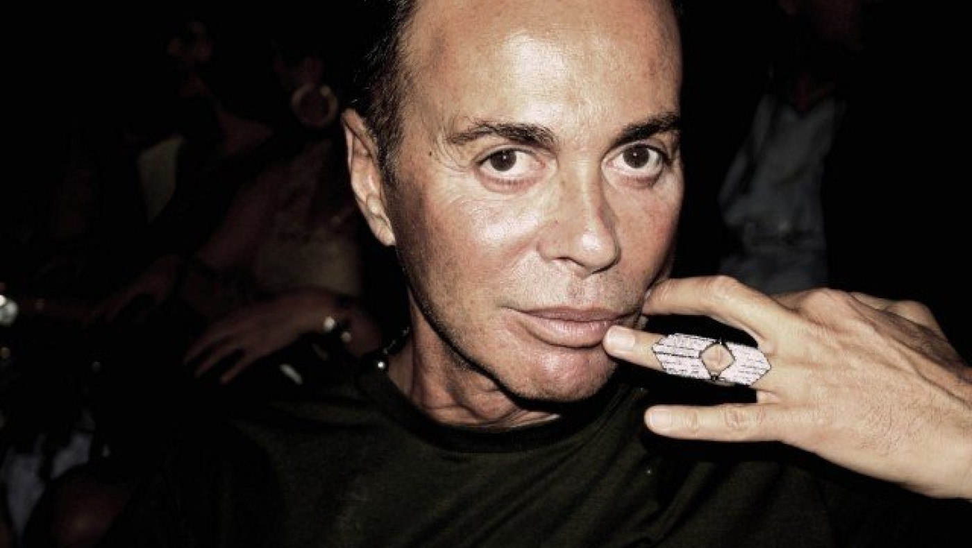 Πραγματικά αγνώριστος ο Λάκης Γαβαλάς! - Δείτε τη νέα του εμφάνιση