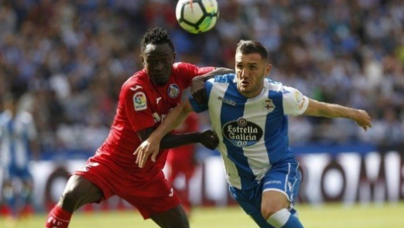 Ο Λούκας την πήρε από το χέρι και κράτησε στον πάγκο τον Μελ! (vid)