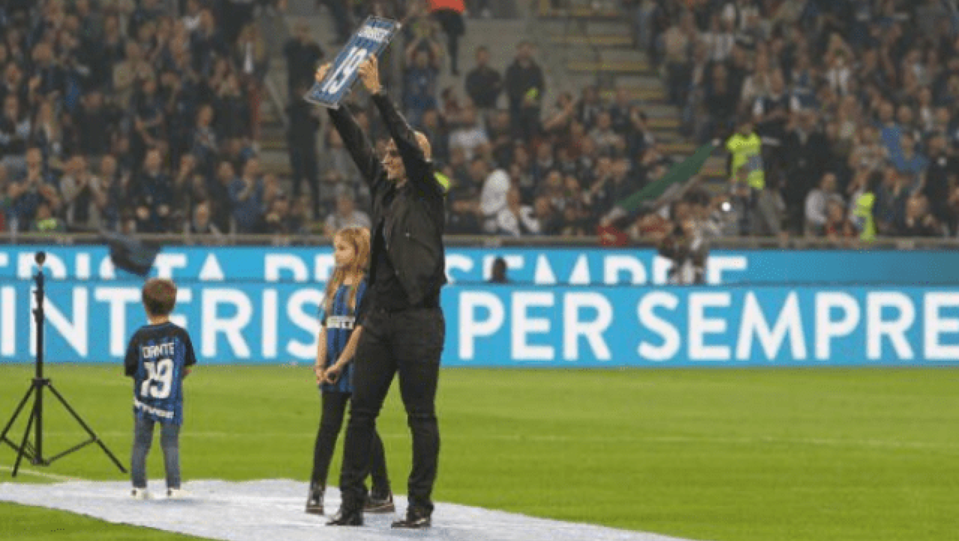 Βράβευσε                 τον          Καμπιάσο η Ίντερ