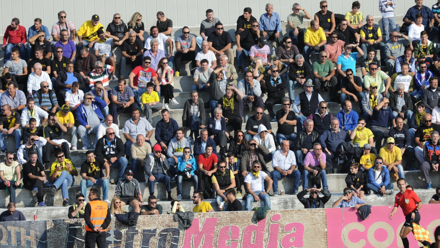 Κάποιος πρέπει να αδειάσει τη γωνιά...