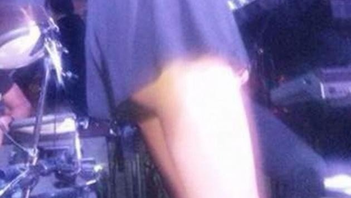 Τσιφτετέλι χωρίς εσώρουχο Ελληνίδα σεξοβόμβα! (pics)