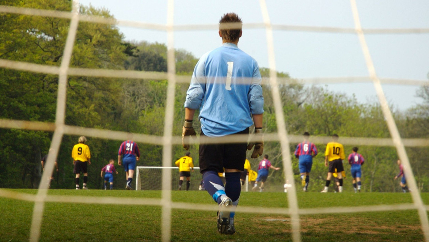 Τερματοφύλακας έμεινε παράλυτος μετά από βολέ