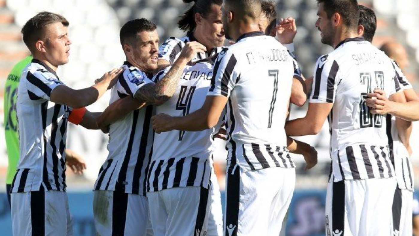 Να ξυπνήσουν και να δείξουν ότι  είναι ανώτεροι από τους... «ψόφιους»