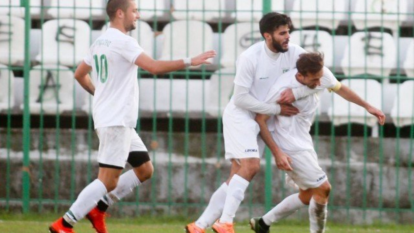 «Ανάσα» για Αγροτικό με... υπογραφή      Προβατίδη