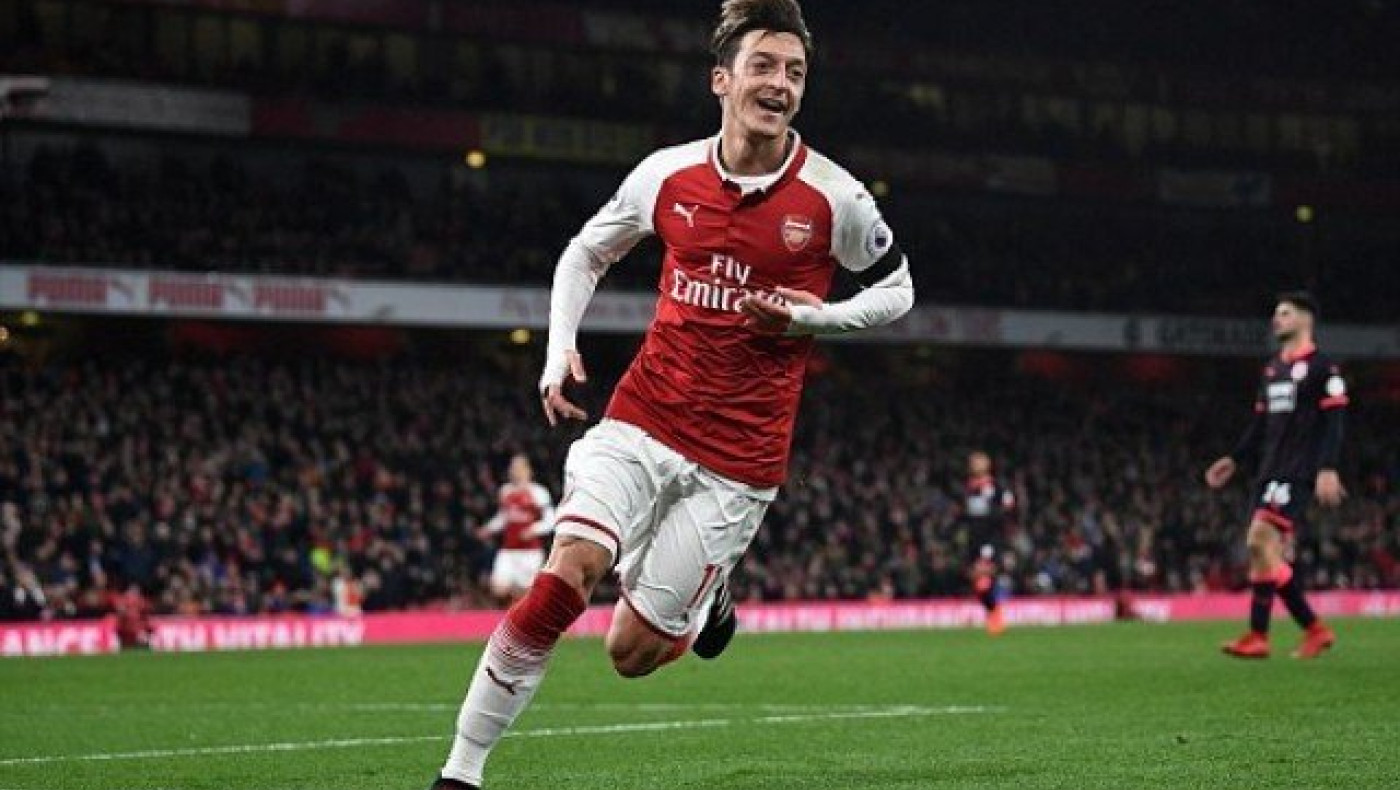 Η Αρσεναλ συνέχισε το εντός έδρας απόλυτο διασύροντας την Χάντερσφιλντ