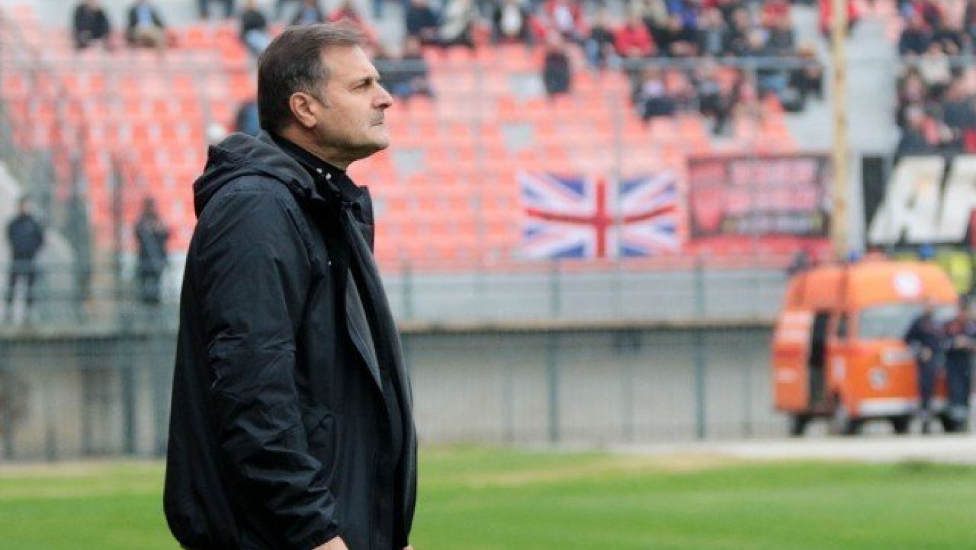 Αλωνίζουν       τα     λαμόγια  του      ποδοσφαίρου