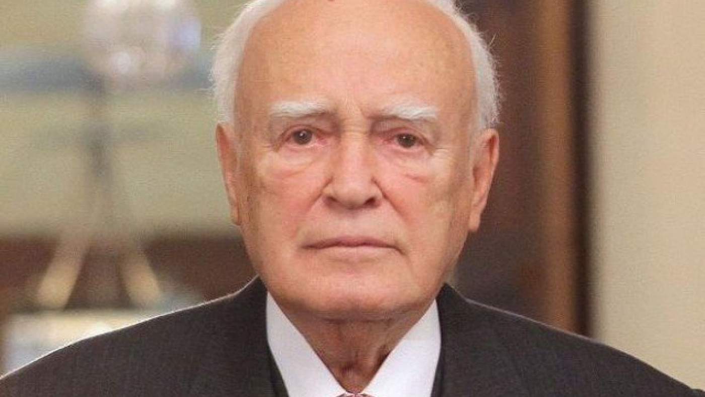 Εκτάκτως στο             χειρουργείο ο Κάρολος Παπούλιας