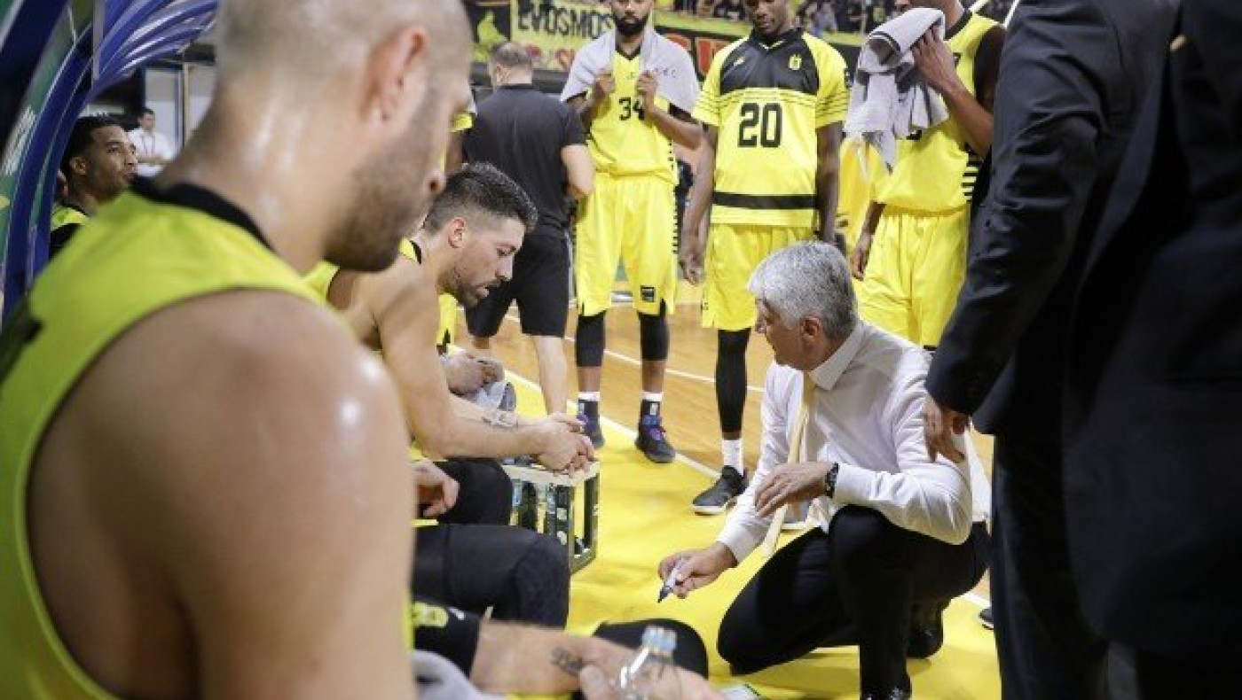 Η απόφαση για δραστική μείωση του μπάτζετ θέτει και ζήτημα αποχώρησης