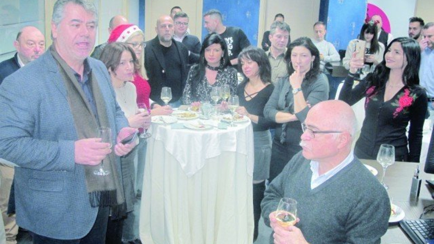 Η χριστουγεννιάτικη   γιορτή της Metromedia (pics)