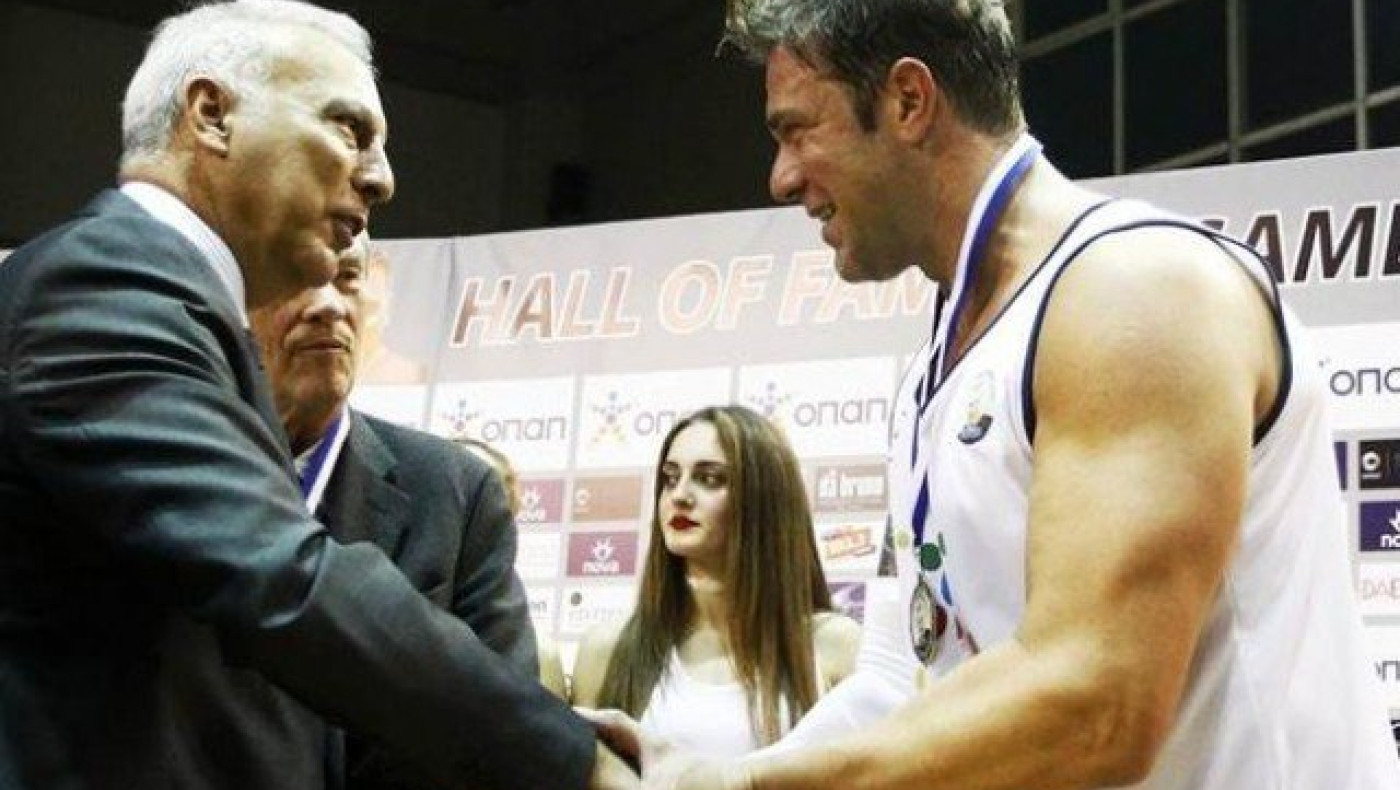 Ο Χολίδης υμνεί τον Νίκο                                   Γκάλη (pic)