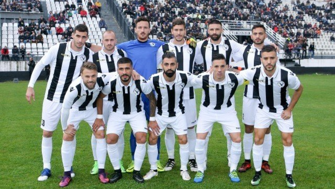 Ξανά στο προσκήνιο                         ο Μάκαριτς