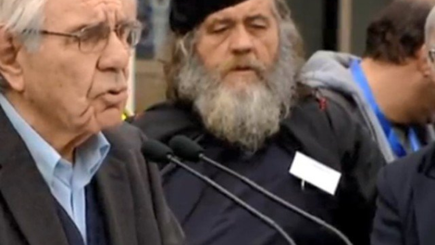 Γιώργος Κασιμάτης: Όλη                η Ελλάδα ξεπουλιέται σήμερα