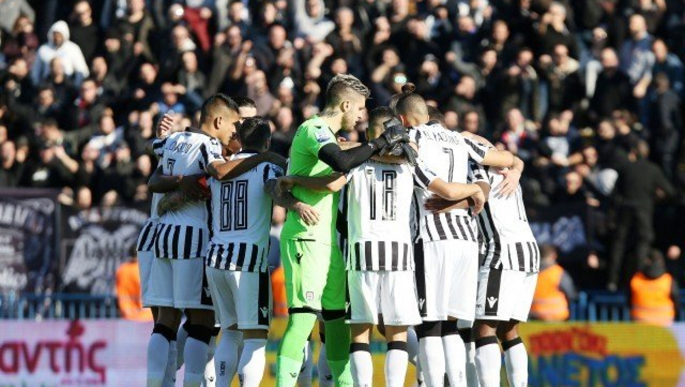 Νίκη                 που            κρίνει           τίτλο!