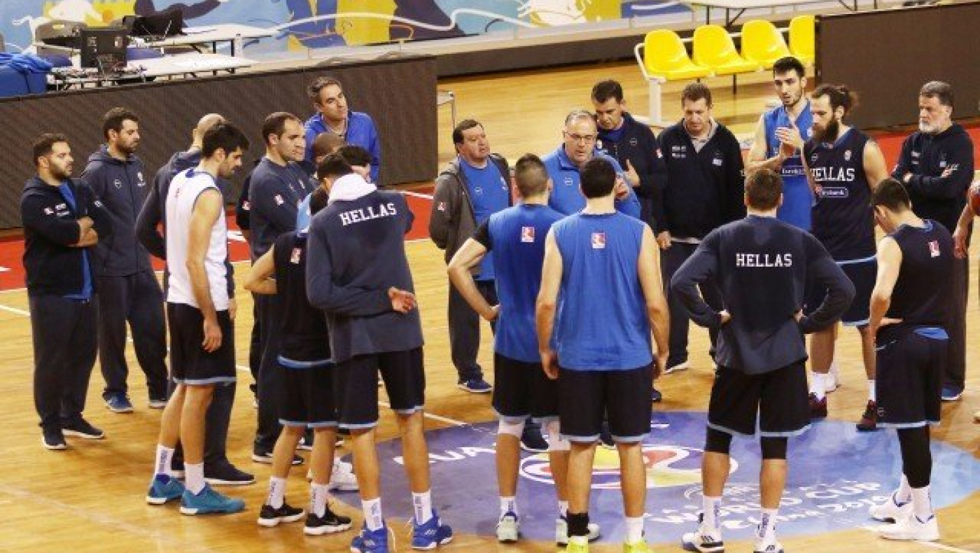 Χαραλαμπόπουλος: «Τα υπόλοιπα στο         γήπεδο»!