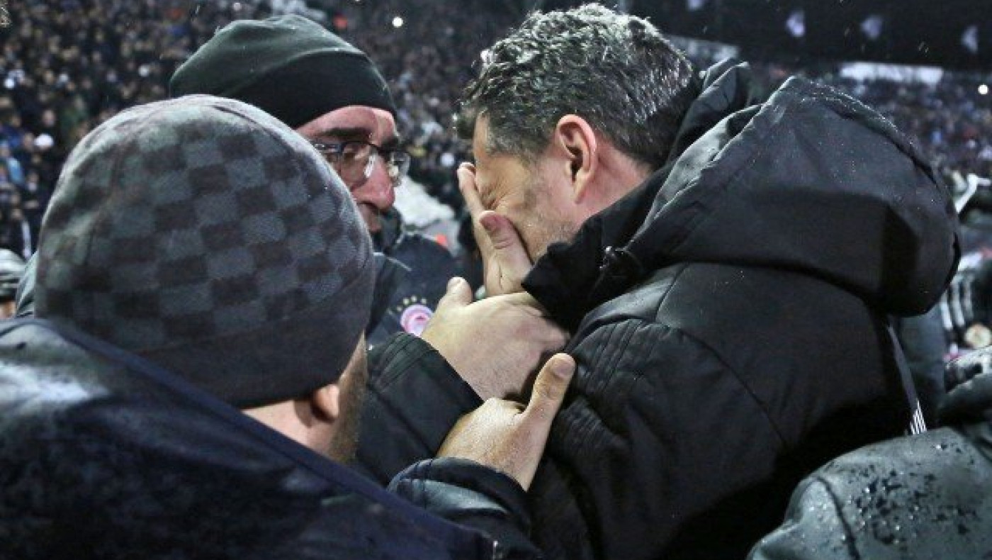 Κατασκευασμένη          διακοπή         και   θέατρο