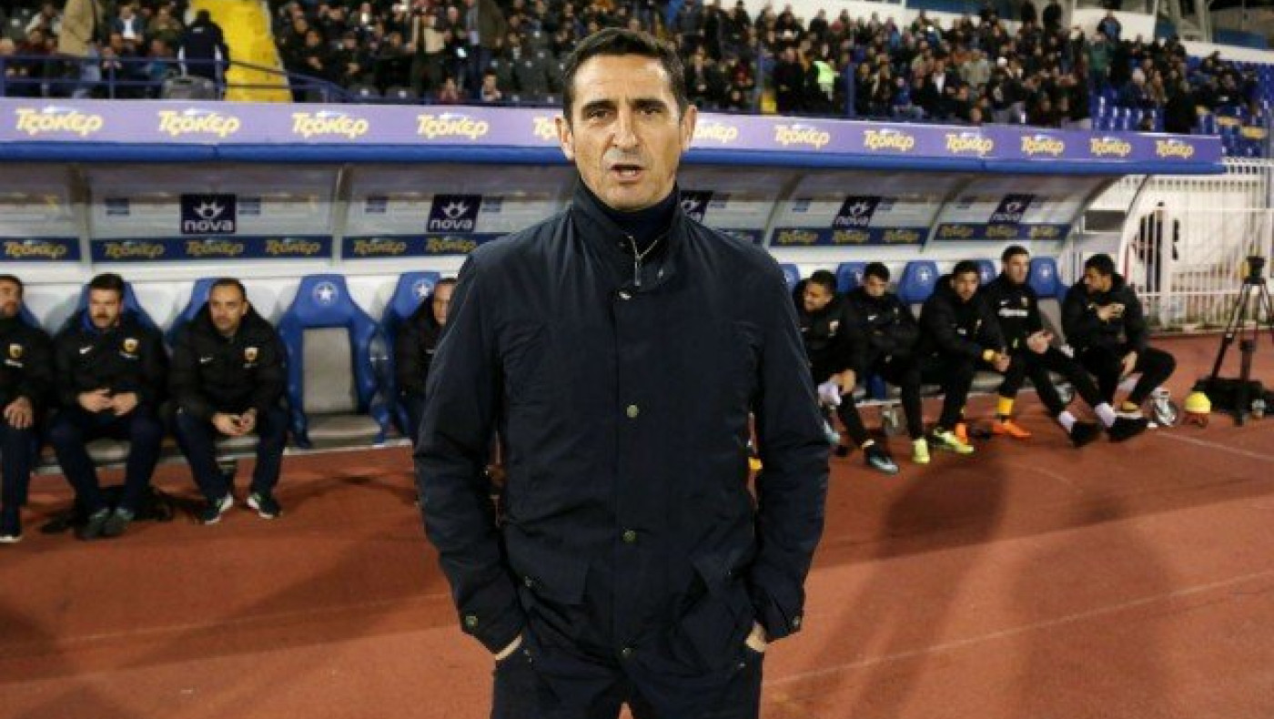 Της κακομοίρας: Φωνάζει   η     ΑΕΚ   γιατί   κλάταρε