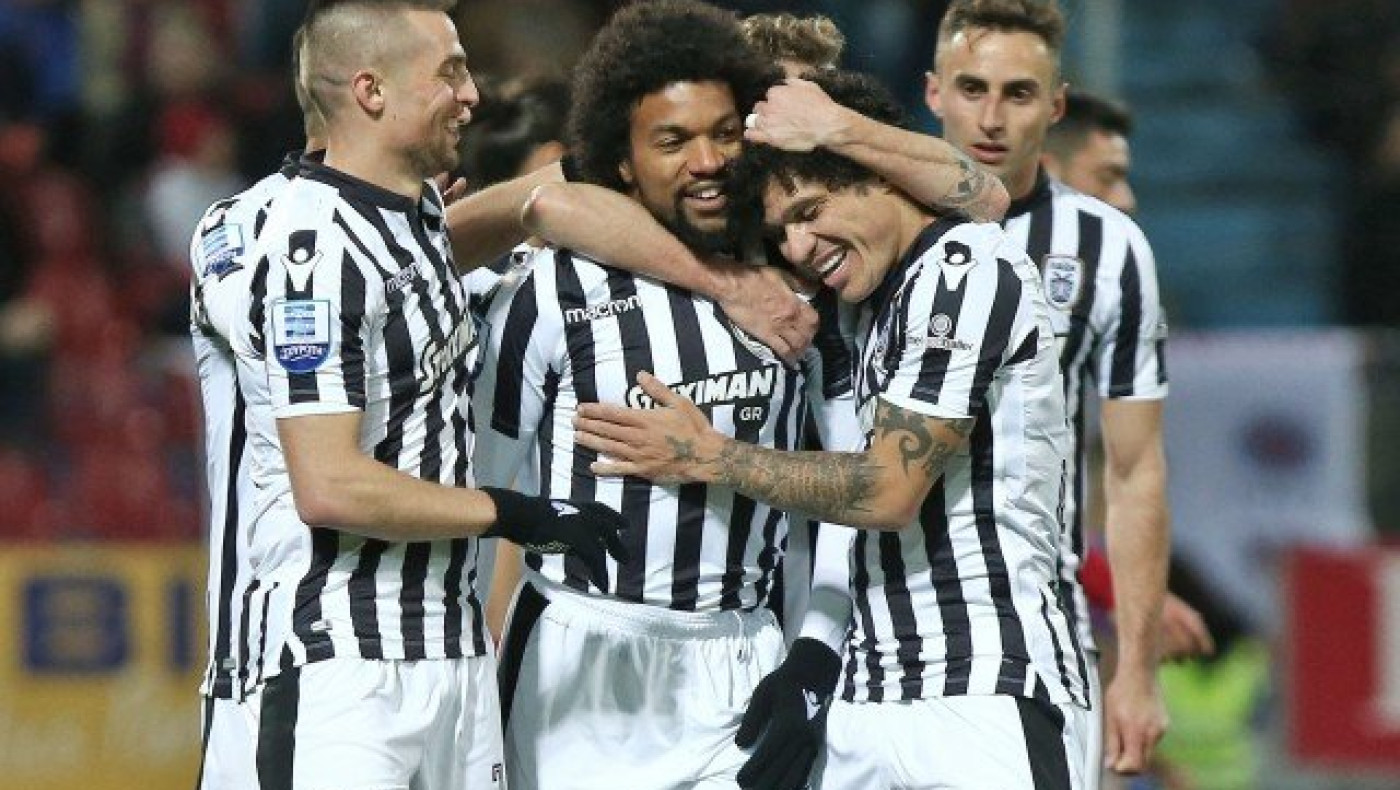 Περήφανος        και όρθιος! Τιμωρός   κι εκδικητής!