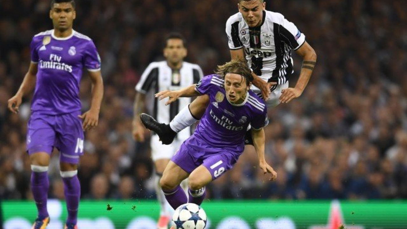 Ξυπνούν               μνήμες                   Κάρντιφ