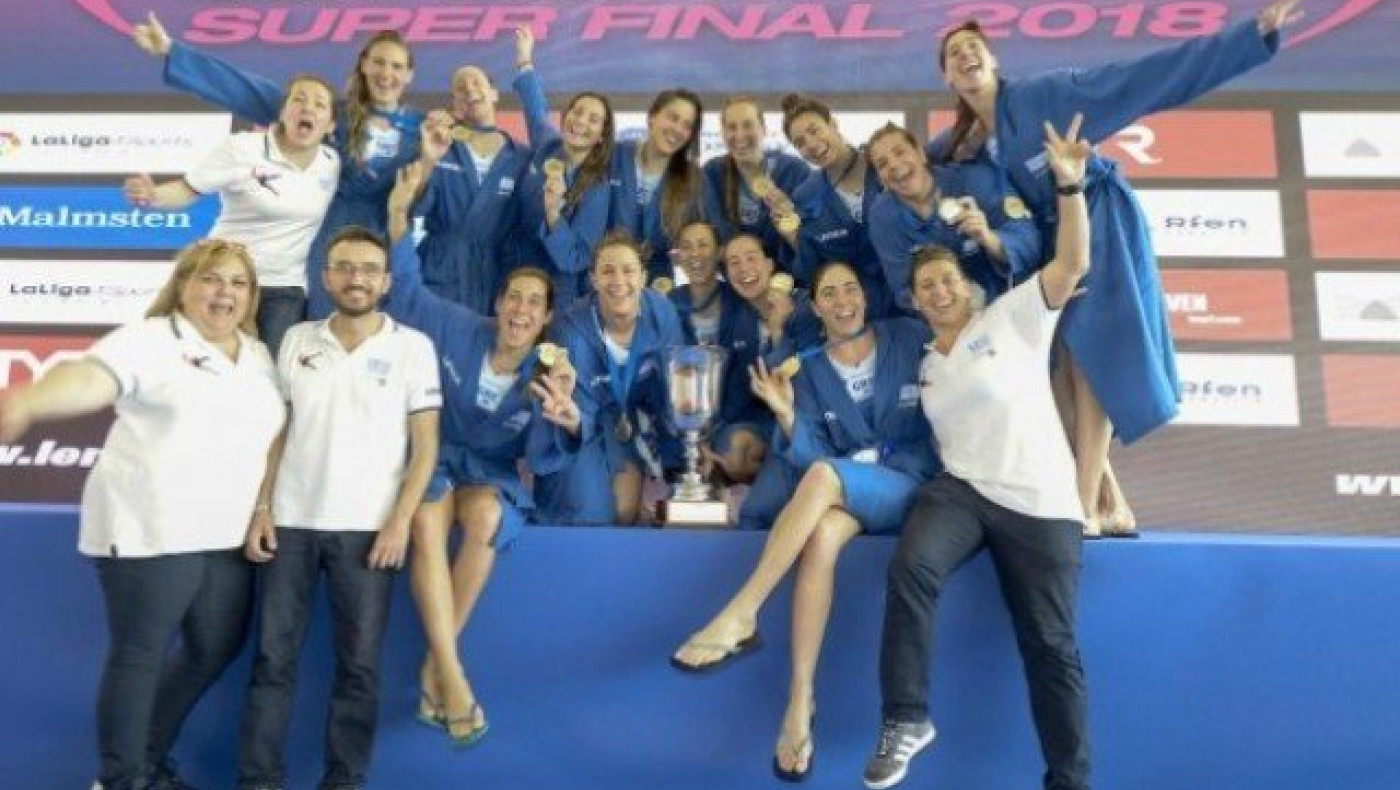 Χρυσό μετάλλιο                από την Εθνική πόλο Γυναικών!