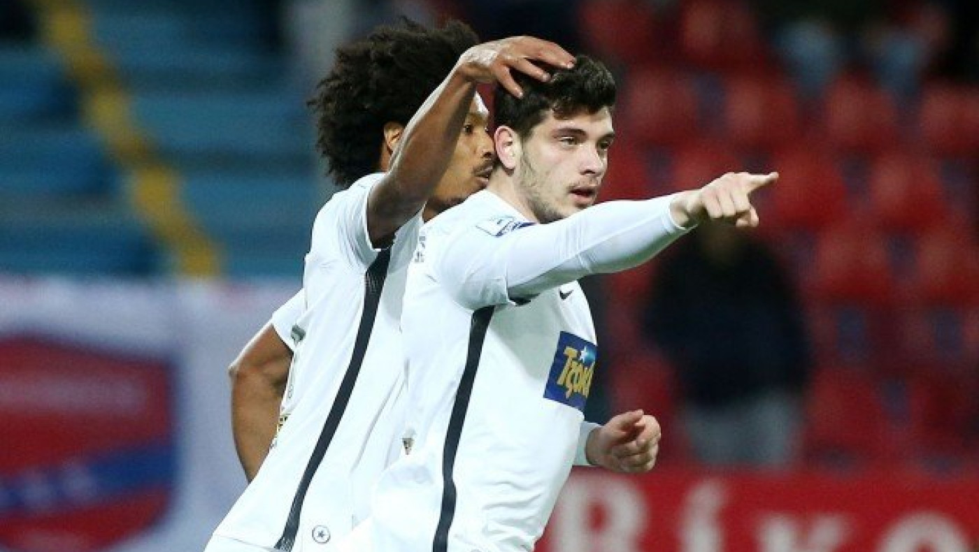 Από            πιλότος πετάει στη...   Super League